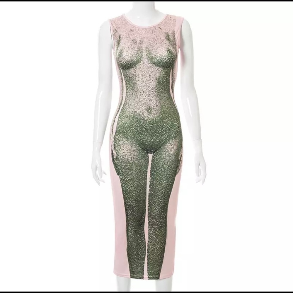 “Body” dress